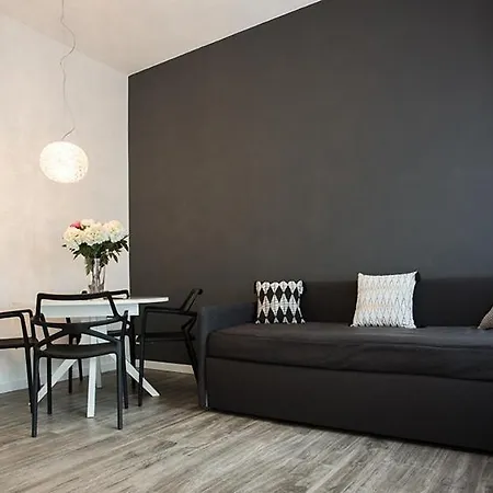 Design With Garden Apts * ميلان