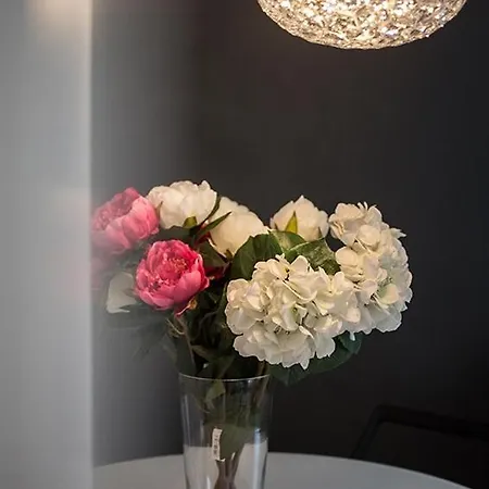 Design With Garden Apts شقة *